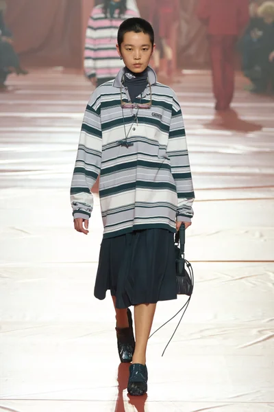Look 22